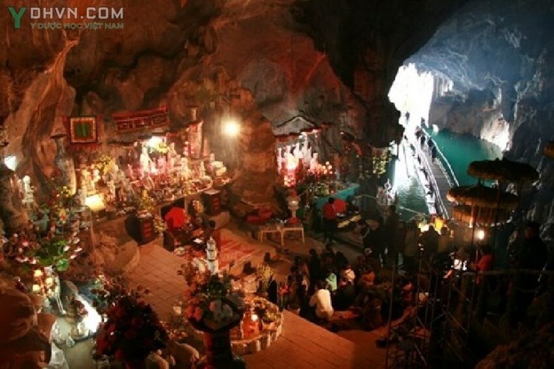 Đền Chúa Thác Bờ