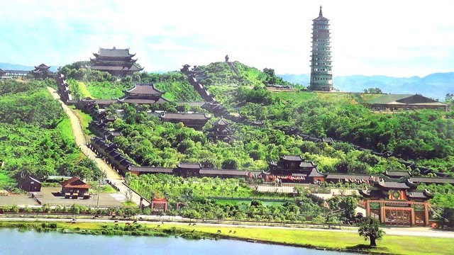 Khu du lịch Tam Chúc (Kim Bảng, Hà Nam) có diện tích tới 5.100ha, riêng hồ Tam Chúc có diện tích 600ha,