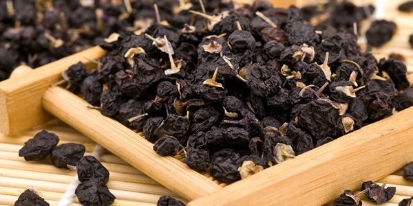 Hình ảnh dược liệu quả Câu kỷ quả đen 