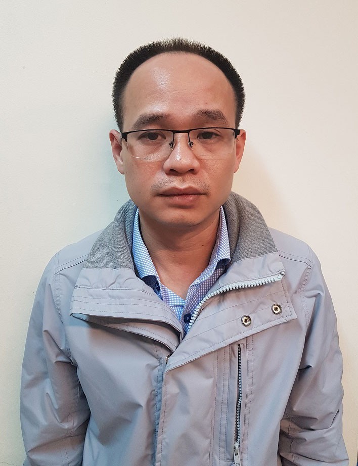 (2) Hoàng Thanh Sơn, công chức Hải quan Chi cục Hải quan Cửa khẩu Chi Ma, Lạng Sơn.