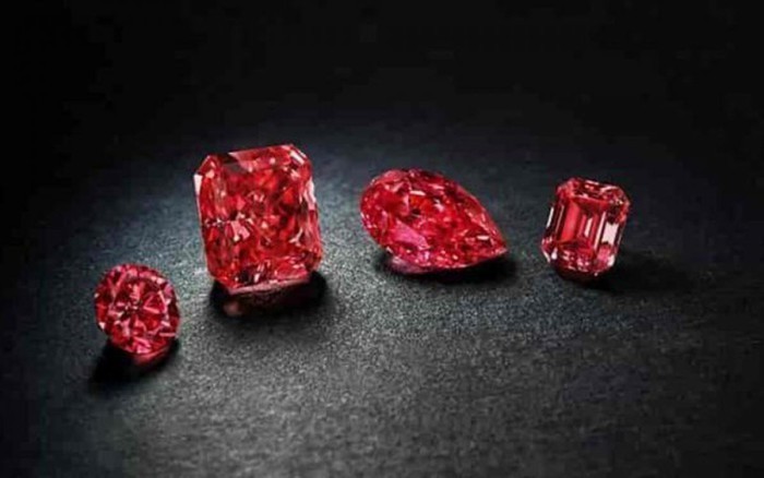 Mỗi carat kim cương đỏ Red Diamond có giá 1 triệu USD.