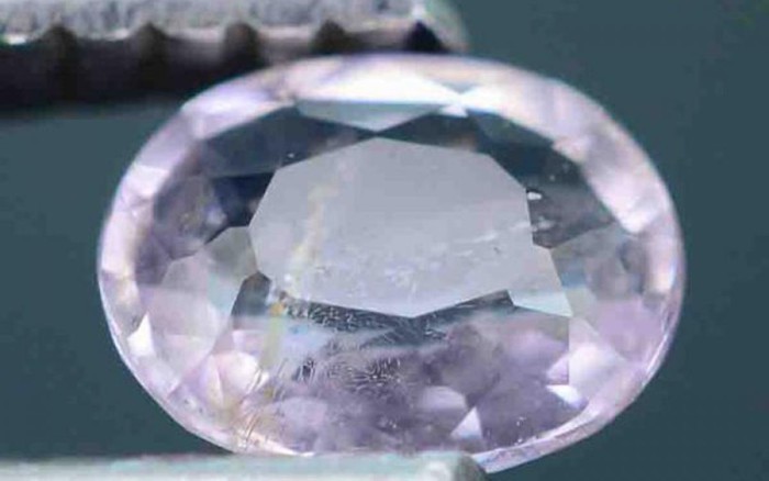 Viên đá quý Taaffeite được định giá 35.000 cho mỗi carat.