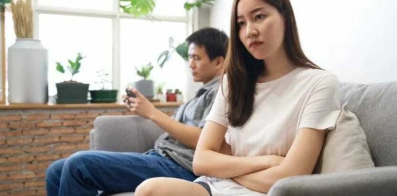 Bố không quan tâm tới mẹ