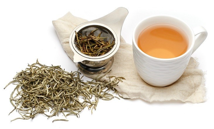 Cây sống trên núi nên người ta gọi là “trà shan” (shan theo tiếng Hán là núi).