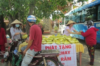 Rằm mỗi tháng về chùa Bửu Long ăn chay miễn phí