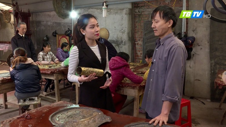 Xem video KÝ SỰ LÀNG NGHỀ - Chạm bạc Đồng Xâm