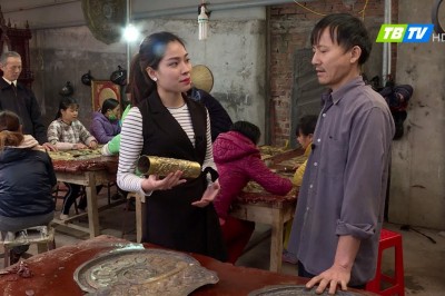 Xem video KÝ SỰ LÀNG NGHỀ - Chạm bạc Đồng Xâm