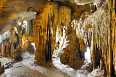 Động Mê Cung Bức tranh hoàn mỹ của thiên nhiên