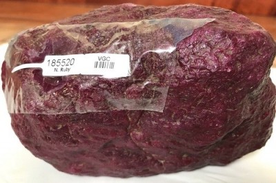 Viên đá ruby gần 3kg được chào bán với giá gần 1,4 triệu đô