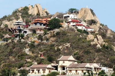 Đến thăm 7 ngôi chùa nổi tiếng tại Ninh Thuận