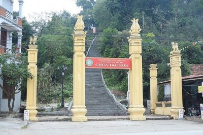 Đến chùa Long Đọi Sơn ngắm tấm bia cổ gần 900 năm tuổi