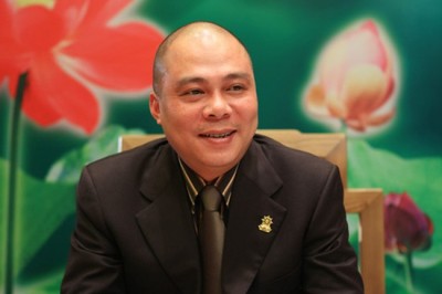 Không chỉ Đặng Lê Nguyên Vũ, người giàu thế giới: Kẻ xuống tóc đi tu, người nghiên cứu thiền định