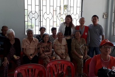 Câu lạc bộ Trao niềm hy vọng chung tay giúp đỡ cho hai người bệnh tại Sóc Trăng