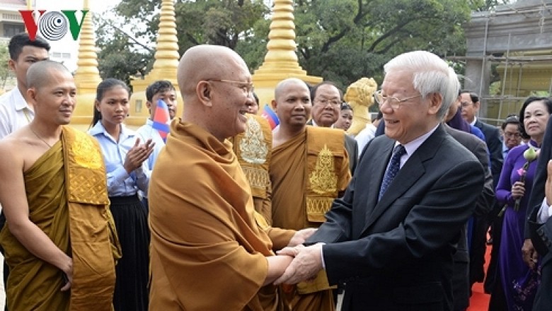 Tổng Bí thư, Chủ tịch nước Nguyễn Phú Trọng tới thăm hai vị Đại Tăng thống của Campuchia