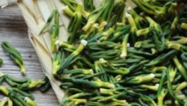 Bảy tác dụng của tim sen ít ai ngờ tới và Một số đối tượng không nên sử dụng tim sen tùy tiện