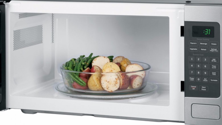 Đứng gần lò vi sóng có nguy hiểm không? Nếu bạn có thắc mắc hãy đọc thông tin này