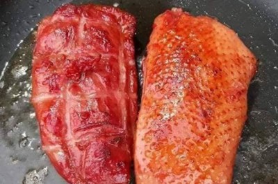 Thịt ngỗng Nga hun khói đổ bộ, nhậu Tết hàng ngoại giá siêu rẻ