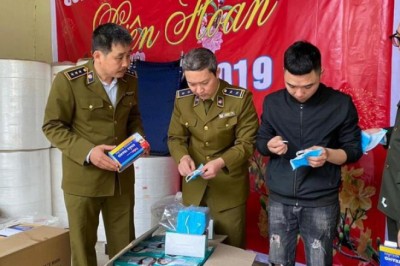 Phát hiện xưởng làm khẩu trang bằng… giấy vệ sinh