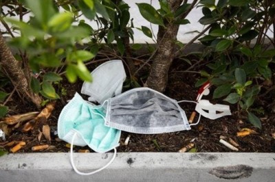 Vứt khẩu trang bừa bãi có thể bị phạt đến 7 triệu đồng