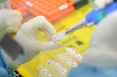 Công ty Mỹ tuyên bố chế tạo thành công vắcxin chống virus corona