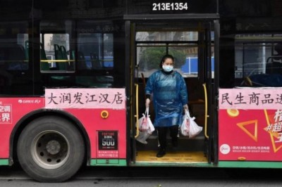 Virus Corona có thể văng xa 4,5 mét, lưu trú trong không khí 30 phút