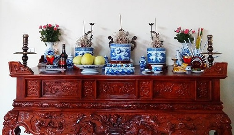 Bàn thờ có 5 dấu hiệu này cảnh báo xui xẻ sắp ập đến