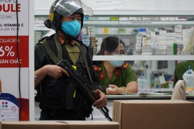 Cảnh sát khám xét nhiều nhà thuốc tây ở Đồng Nai