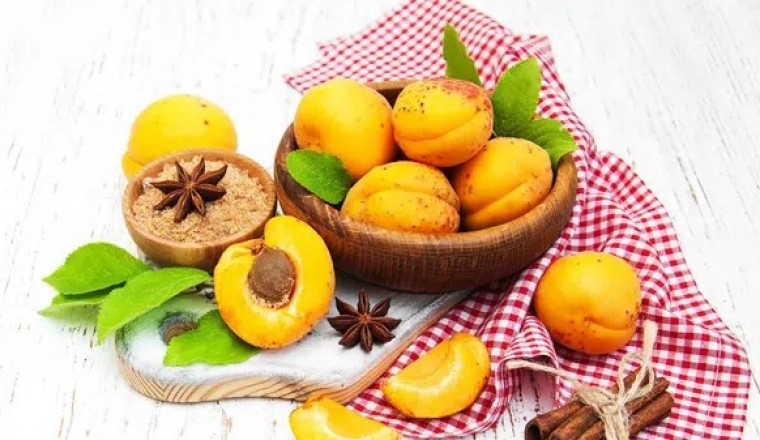 Bài thuốc Đông y thanh nhiệt, trị ho từ trái mơ