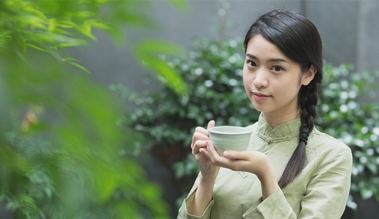 Vì sao người cao tuổi nên uống nhiều trà xanh?