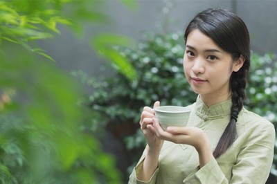 Vì sao người cao tuổi nên uống nhiều trà xanh?