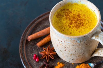 Những lợi ích sức khỏe tuyệt vời của sữa nghệ mà ít ai biết đến