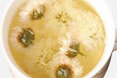 Làm đẹp bằng hoa cúc