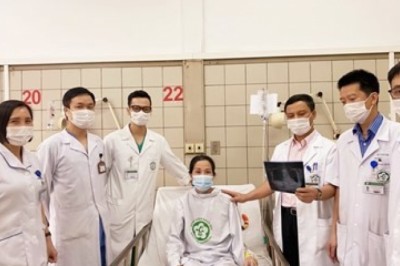 Cắt toàn bộ thực quản và dạ dày sau khi uống 2 lọ thuốc giảm cân