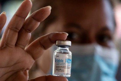 Việt Nam phê duyệt khẩn cấp vaccine của Cuba