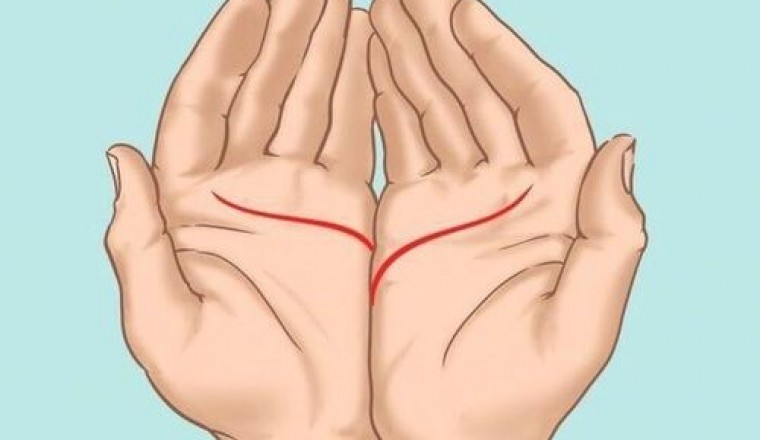 Đặt 2 bàn tay cạnh nhau, lấy phải người vô tâm hay được chìm đắm trong mật ngọt tình yêu nhìn cái ra ngay