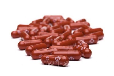 Lào cấp phép sản xuất thử nghiệm thuốc hỗ trợ điều trị COVID-19 trong nước