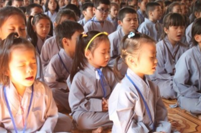 Ý nghĩa việc một số nơi các bé nhỏ được làm lễ bán khoán cho chùa