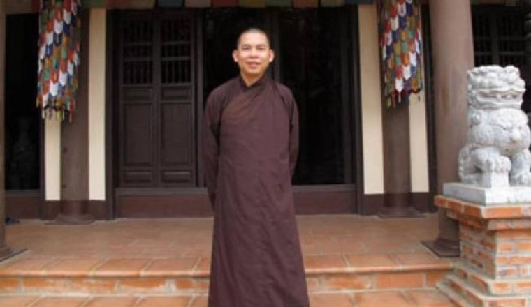 Cách mọi chức vụ trong Giáo hội Phật giáo của tu sĩ có hành vi tà dâm ở chùa Biện Sơn
