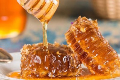 Nghiên cứu mới về tác dụng bất ngờ của mật ong thô