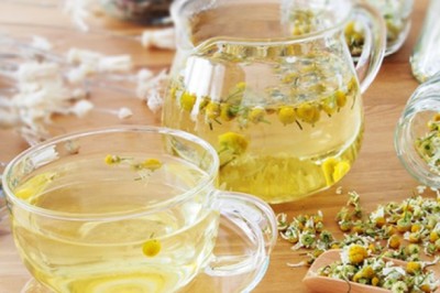 Tác dụng của việc thường xuyên uống trà hoa cúc đối với da và tóc