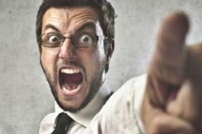 Người vô dụng nhìn thoáng qua là biết, đa số có 4 tật xấu này: Cả đời chẳng làm được việc lớn, sự nghiệp mãi tụt lùi