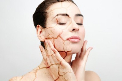 Tại sao da khô lại nhanh lão hóa? (Cách dùng sản phẩm dưỡng da để khắc phục)