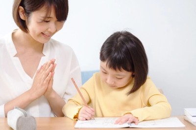 Những Kiểu Khen Ngợi Sai Lầm Của Cha Mẹ Khiến Trẻ Dễ Nản Lòng Và Tổn Thương Tâm Lý