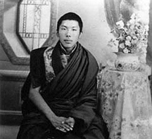 Giảng sư Phật giáo tiên phong, Tôn giả Chögyam Trungpa.