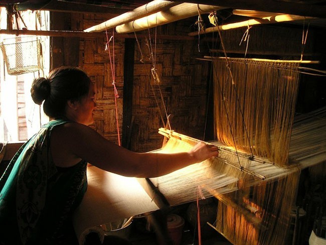 Dệt lụa