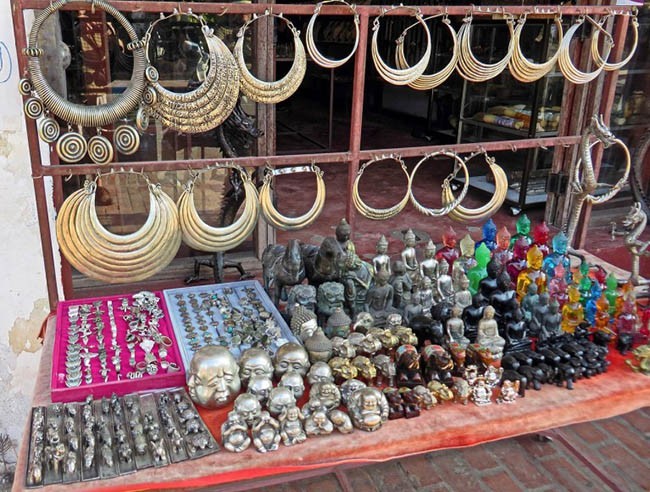Bạc và vàng