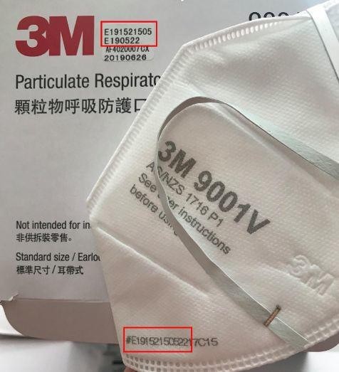 Bạn có thể so sánh số seri in trên sản phẩm và trên vỏ hộp, nếu khác nhau thì đó là hàng giả