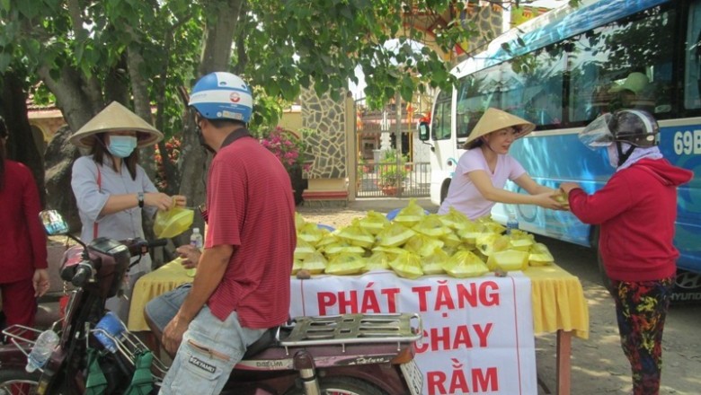 Rằm mỗi tháng về chùa Bửu Long ăn chay miễn phí