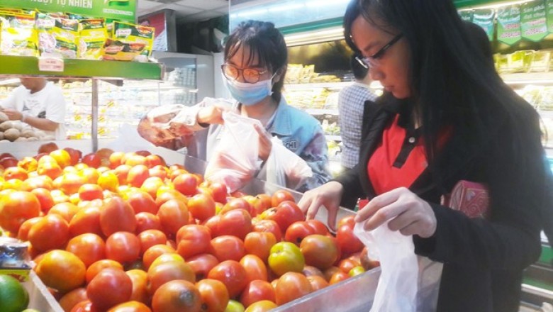 Cách nhận biệt quả cà chua thường và quả cà chua biến đổi gen