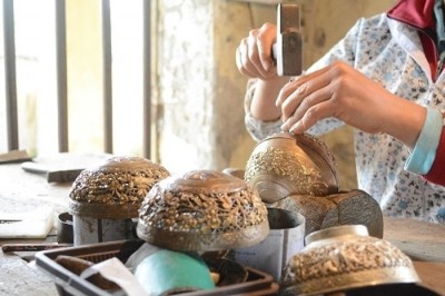 Giới thiệu tinh hoa nghề chạm bạc ở đình Kim Ngân,Phố Hàng Bạc, Hà Nội